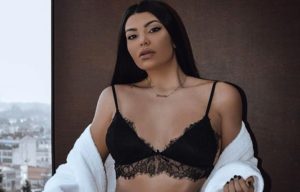 Ρίχνει το Instagram η σέξι φιλόλογος Τόνια Σκουρτανιώτη – News.gr