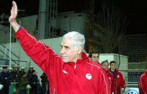 Ο προπονητής-παλικάρι που έγινε τραγούδι – News.gr