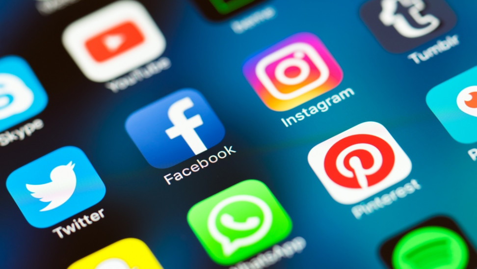 Γιατί ΝτιΚάπριο, Καρντάσιαν και άλλοι κάνουν μποϊκοτάζ σε Instagram και Facebook