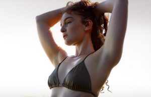 Η σέξι κοκκινομάλλα που κατακτά το instagram – News.gr