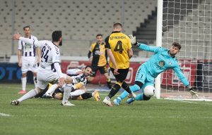 «Βλέπει» προημιτελικά η ΑΕΚ, 2-0 τον Απόλλωνα – News.gr