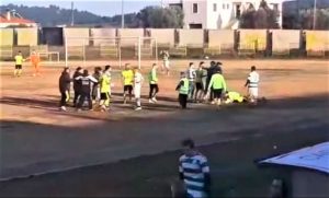 «Φίλαθλοι» έδειραν προπονητή και παίκτες σε ερασιτεχνικό αγώνα στην Χαλκιδική – News.gr