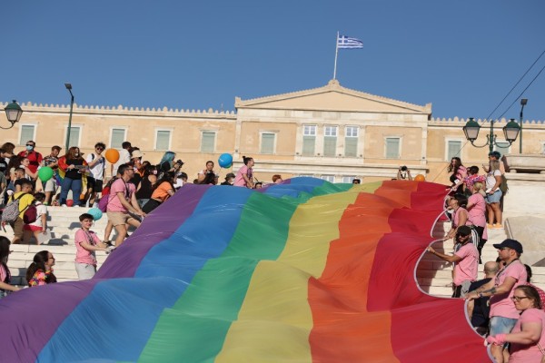 Athens Pride: Υπουργοί της κυβέρνησης και στελέχη των πολιτικών κομμάτων της χώρας στη μεγάλη παρέλαση στο κέντρο της Αθήνας (photos) - LGBT News