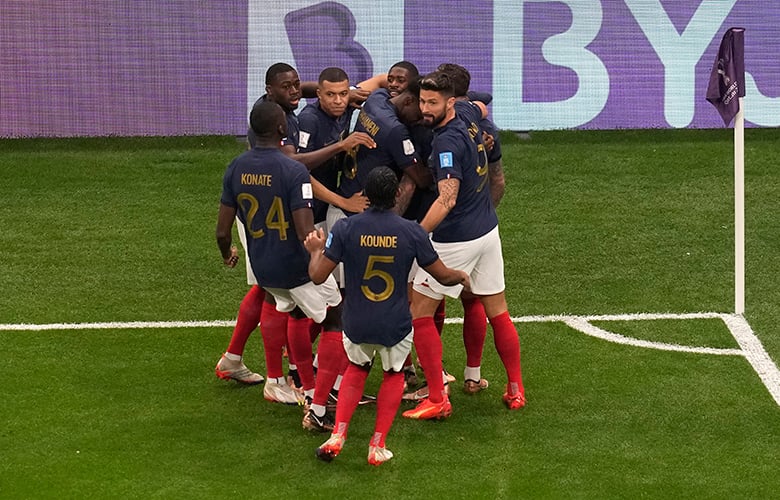 Με… φόρα η Γαλλία στον τελικό – Νίκησε 2-0 το Μαρόκο – Δείτε τα highlights – News.gr