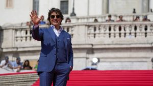 «Mission: Impossible 7»: Ο Tom Cruise έλαμψε στο κόκκινο χαλί στη Ρώμη