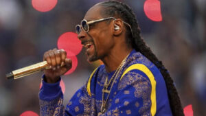 Snoop Dogg: Κόβει το κάπνισμα και δεν θέλει να τον ενοχλεί κανείς!